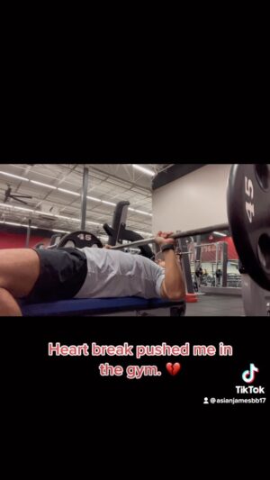 James Huling Instagram - Here’s to 2023. #gymmotivation #glowup