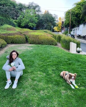 James Lafferty Instagram - Happy Birthday @alexandrapark1 my shining ⭐️ the ❤️ of my life and the 👸🏻of dirty looks.

I’d be lost without ya :)