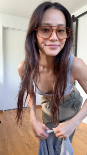 Jamie Chung Instagram - @onemile grey set 
@madewell pants, shoes and bag
