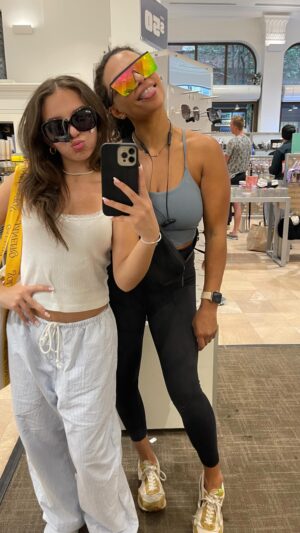 Jamie Colleen Instagram - Sunday Funday! 

When your mom literally tells you “you’re so fcking strong”, how do you not move the weight?! Impossible 💪☺️

I’m so so proud of my girl who has taken a genuine interest in lifting weights to get stronger and is always pushing her limits. 💪💪💪
Forever her biggest cheerleader and number 1 fan ✨❤️

#momsanddaughters #girlmom #strongertogether

.

.

.

.

.

#womenwholift #girlswholift #myhonestmotherhood #womenwhoinspire #girlpower #phillymoms #phillyfitfam #phillyfitness #motivator #mommabear #motivatormomma #letslockin #bestfriends