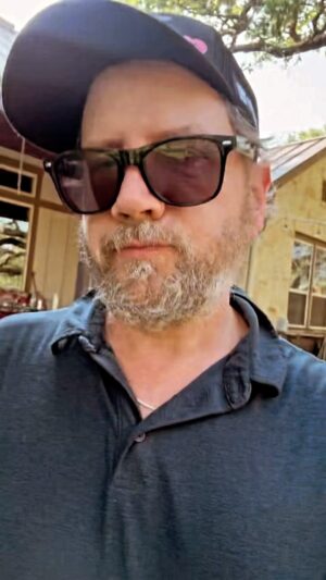 Jamie Kennedy Instagram - The duo you didn’t know you needed. We out here ruff riding. @officialroseannebarr is a living legend! I’ll ride with her 4 life!! 🚜. Must protect her at all cost! Thank you for the best day! And brisket! ❤️ to u Jake and the fam. 🎉🤗🙏. What an honor!
