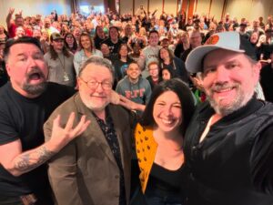 Jamie Kennedy Instagram - Ghostface and the Meeks family seen somewhere in Michigan. 😬 😱. Great weekend with my Scream fam @rljtoday & @heathermatarazzo @theastronomicon ❤️