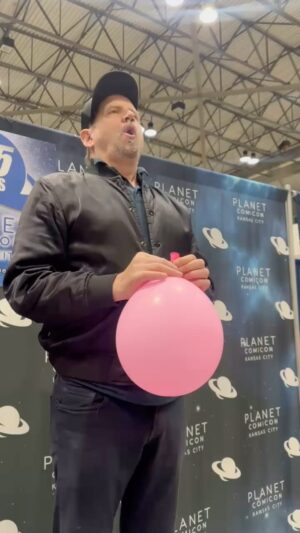 Jamie Kennedy Instagram - This weekend @planetcomiconofficial I met a real NASA scientist and a real astronaut. They gave me a special gas to try that is the reverse of helium. This is the result. They said it wud be out of my system in 3 days. Hopefully I’ll get more testicles back soon. Check this out on the new ep of “The thing with 2 heads” pod with my pals @malfuncsean and @cnelsonfx Link in bio.