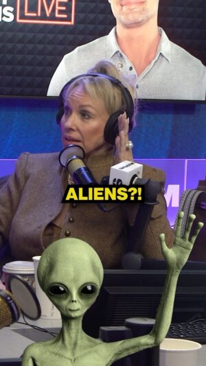 Jamie Kennedy Instagram - What do Aliens eat?! 👽 #alien #ufo #floridaman #sirius