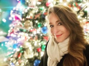 Jamie Luner Instagram - Here’s to Believing in the Magic 🥰 … with Sweetness and Light to you All 💗✨💗