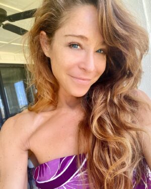 Jamie Luner Instagram - Island Girl🌺🌈 Happy Vibes 💃#hawaii #happy #island #kauai