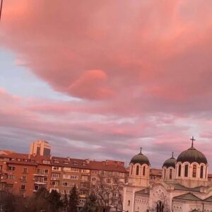 Jamie Luner Instagram - Shocked and Delighted😍I often see Hearts throughout my day in in unexpected places, but THIS one…😃well, it’s one for the books !!!💗🤗👏🏻. #heart #hearts #stunning #sky #morning #love