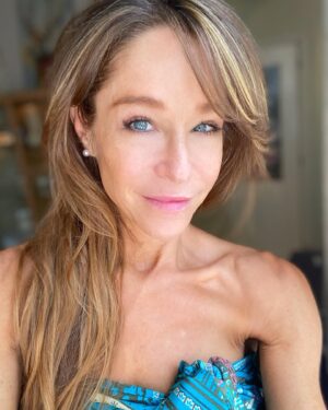 Jamie Luner Instagram - Are you creating the life of your dreams?💝
.
.
.
. #Create #Life #Dreams #Vision #Manifest #Beauty #Love #Creativity #Service #Health #Manifest #JamieLuner #Actress #Producer #Meditate #yes #Love