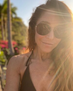Jamie Luner Instagram - Sunbeams and Good Vibes🦋