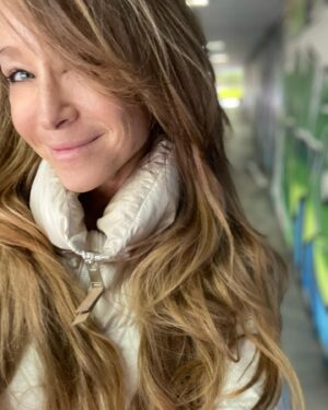 Jamie Luner Instagram - Post-Gym hair shot in a Sofia graffiti tunnel.. yep , sometimes it’s just the little everyday things.. 🤗💕💃 
.
.
.
#joy #hair #RedHair #Natural #Unfiltered #Moment #Color #Graffiti #Tunnel #Joy #Love #Gratitude #Magic #JamieLuner