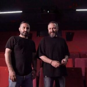 Jamshid Mahmoudi Instagram - .
نظرات مخاطبان سریال «پوست شیر»
امیدوارم کار رضا پروانه نباشه!

روز گذشته قسمت جدید سریال «پوست شیر» در لوتوس مال و پنج پردیس سینمایی دیگر به اکران رسید و مورد استقبال بی‌نظیر مخاطبان پلتفرم «فیلم‌نت» قرار گرفت.
 
فصل سوم و پایانی «پوست شیر»، سریال پرمخاطب سال ۱۴۰۱ به کارگردانی جمشید محمودی، تهیه‌کنندگی نوید محمودی و نویسندگی جمشید محمودی و رضا بهاروند هر چهارشنبه به صورت اختصاصی در «فیلم‌نت» منتشر می‌شود.

   
@filmnet.official 
@poosteshir.series

‏@navidmahmoudi @reza_baharvandd @aahanisara @sevenskies.co @mehrdad_sedighian @pardisahmadiyeh @alirezakamali @jilashahi @officialpanteabahram @morteza.ghafouri @mehdi_mosavi_designer @azimfarayen @shideh.design @saghi.sohrabmanesh @niloofar_malekii73 @morshed7337 @filmnet.official @filmnetnews @peyman_moghadami @keyvansaketof @bamdad_afshar @noushin.shokri @shideh.design @omidalahverdiiii @vahid_salarkia @hosseinghoorchian @amin.pahlevanzade @fattah.zinouri 
‏‎#پوست_شیر #جمشیدمحمودی #نوید_محمودی #برادران_محمودى #رضا_بهاروند #هادی_حجازی_فر #شهاب_حسینی #پانته_آ_بهرام #مهرداد_صدیقیان #پردیس_احمدیه #علیرضا_کمالی #ژیلا_شاهی #سینما #نمایش_خانگی #سریال