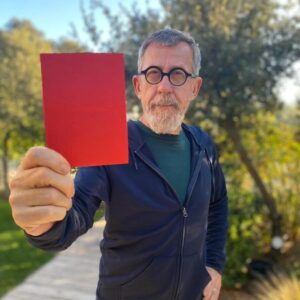 Jamy Gourmaud Instagram - Chez les Épicurieux, on dit #NonAuCyberHarcèlement 🛑

Si vous êtes concerné(e)s, n’hésitez pas à contacter le 3018 📲