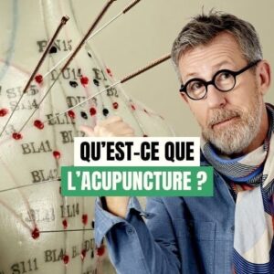 Jamy Gourmaud Instagram - Cette pratique traditionnelle a sûrement piqué votre curiosité 😉 Découvrez d'où elle vient et en quoi elle consiste ! Si vous souhaitez approfondir le sujet, rendez-vous à l'exposition "Médecine d'Asie, l'art de l'équilibre", actuellement au @museeguimet !
.
.
.
#Epicurieux #Jamy #vulgarisation #culturegénérale #acupuncture #MuseeGuimet