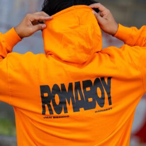 Jan Bendig Instagram - Můj nový merch od dneška k prodeji na www.romaboy.cz 👑

Co vás z něj nejvíc baví? 😇
