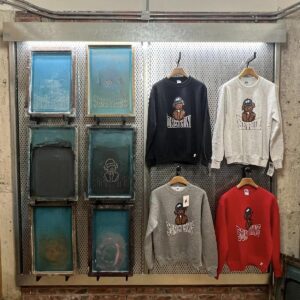 Jan Lam Hoi-Fung Instagram - OneOff本地人手絲印美製Vintage 衛衣，不設售賣，只供展覽，展期至30/1。

另有One Off Badge, Badge & Sticker Set明天上架。

#INCREDIBLEX50METHING
#OneOffVintageCollection
#Gf4SauWaFongWanChai