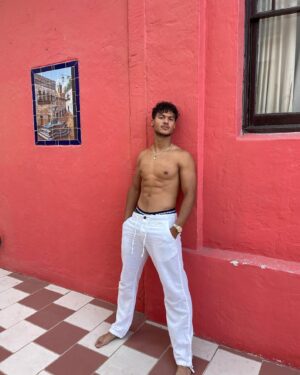 Jan Luis Castellanos Instagram - buen día