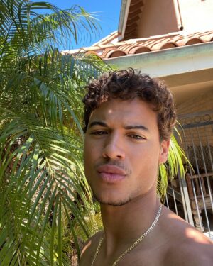 Jan Luis Castellanos Instagram - Wassup?