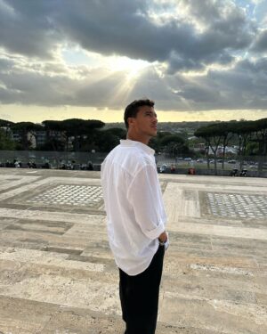 Jan Luis Castellanos Instagram - prima volta @fendi
