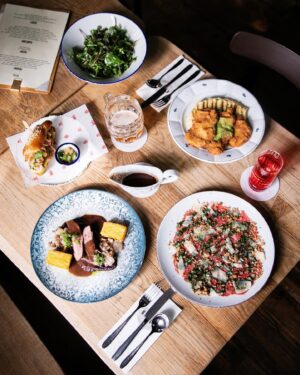 Jan Punčochář Instagram - Už jste na cestě? 🤩

#umatejerestaurant #jidlojelaska🫰