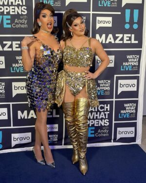 Jan Sport Instagram - Can’t stop smiling about our Jingle Jam Tour!
We loved hanging at the clubhouse for @bravowwhl with @kathyhilton and @parishilton !!! Not only were they so sweet, but we were all matchy in our silver and gold! Thank you @bravoandy and the team at @bravotv for helping us promote our tour happening RIGHT NOW! The Jackie and Jan Jingle Jam! Tickets available in my bio!