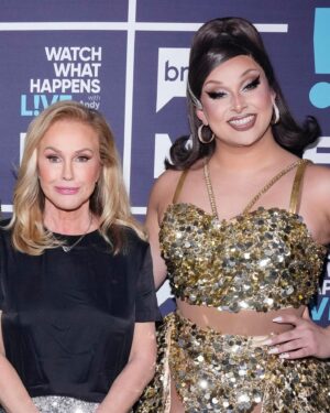 Jan Sport Instagram - Can’t stop smiling about our Jingle Jam Tour!
We loved hanging at the clubhouse for @bravowwhl with @kathyhilton and @parishilton !!! Not only were they so sweet, but we were all matchy in our silver and gold! Thank you @bravoandy and the team at @bravotv for helping us promote our tour happening RIGHT NOW! The Jackie and Jan Jingle Jam! Tickets available in my bio!
