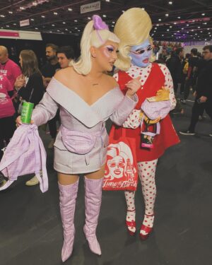 Jan Sport Instagram - Drag Con Day 2 💜
Got to see some of my favorite people, give bags to my friends, and take too many pictures to put alll in 1 carousel! Thanks for making this drag con my most magical yet. @rupaulsdragcon thank you for having me and I’ll see y’all again in the UK next year!!! Thanks to everyone who purchased a @jansport bag a Polaroid and gave me a hug this week 😊
I wanna give a massive shoutout to my new friend who I can’t get enough of , @tianabiscuitofficial for helping me and running the booth so easily and keeping the vibe soooo correct all day. You and @ejdohring kept my head on all weekend and I’m so grateful for you. I’m also so grateful for my incredible designers @caseyyalater and @mistygwigs who have been working on these looks for so long. I’m so happy you’ve alll gotten to see them in their glory!! All my love, I’ll have word on a restock soon, I’m gonna go sleep!