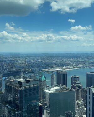 Jana Bernášková Instagram - 2.DEN v New Yorku 
Dávám tady jen střípky toho všeho co se tady děje. New York je krásný, divočejší než já a asi podobně bláznivý. Miluji ten kolotoč , ale musím se z toho jít domu občas vyspat. ❤️
#newyork 
@justyna.drabkova