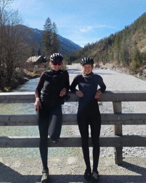 Jana Kesenheimer Instagram - “Ich glaub wir könn dann essen. Ja ich glaub auch.” [I think we can eat now. Yes l, I think so, too”]
…summarizes my current bike life pretty well. 

After having done a little interval session on Friday, I went for a gusto Karwendel road ride on Saturday, and circled around Kufstein to Bavaria (Chiemsee) on Sunday - in awesome company. 🥨

I think we can eat now.

Routes on strava! Link in my bio.

—— ad, unpaid 
@specializedde #iamspecialized 
#cycling #bikelife #livinginthealps #ultracycling #roadcycling #karwendel #ithinkwecaneatmore