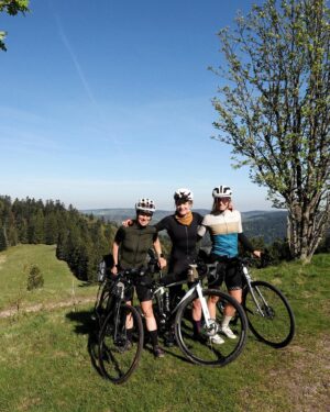 Jana Kesenheimer Instagram - „Allez, pédalez, Bonne Chance Les filles“ - That’s what a maybe 6-year-old sang to us at the start of the climb towards Petite Ballon. It’s funny because his melody accompanied us for the rest of our trip, and whenever things got a little exhausting, we sang this to motivate each other.

The Vosges surprised me with their beauty even more than I expected - it felt like the „little Pyrenees“ to me.

It was my first time going bikepacking with a trio of women, and it was awesome. We found beautiful bivouac spots along the route, and besides indulging in cake, coffee, ice cream, and all those lovely things, we covered more than 600km and almost 12,000 meters of ascent in four days - with the weather on our side.

I love everything about this trip!

Route in my @komoot collection and on @strava 

___ unpaid ad/brand mentions 
@specializedde #iamspecialized 
@evocsports @gloryfy_unbreakable #beunbreakable 
#bikepacking #bikelife #vosges #schwarzwald #bivak 
#ultracycling #roadbike #aethos