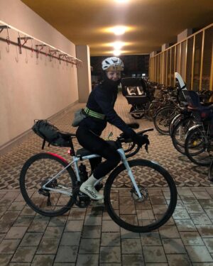 Jana Kesenheimer Instagram - After riding for ultra’-long, one usually notices it in the body here and there, mostly even a week later (look at my numb fingers). And before my brain romanticizes everything, it’s time for a race recap from the @theunknown_race 

We got the coordinates of the first checkpoint at 6 am. I planned the first route within 10 minutes during my breakfast. We started at 7 am in Vienna at @starbike_wien The first 25km were neutralized, so it was relaxed chatting with familiar and new people. There was even time for a communal pee-pit stop in the bushes before we climbed up the cobbles to Kahlenberg. After that, the path became quite lonely, with an ever-chilling headwind towards the west.

By 12 o’clock, I was in a snowstorm, already wearing my rain pants and pulling my hood over my ears. Before reaching the first checkpoint, I wanted to put an end to this - it seemed infinitely stupid to ride a bike in this wet cold for days - but the train station just didn’t come. Sometimes it’s good that scratching isn’t so easy. Because when I finally reached the station, at the ‘Gesäuse’ mountain range, the road suddenly dried up, and I shouted to the sky as the sun briefly came out. That was a sign...

So it happened that I found myself in the evening with several other riders in a kebab shop, where I shivered while devouring falafel and looked for a place to stay for the night. After a snowy pass descent, a bed after 360km and 4500m elevation gain for 3.5h was an oasis!

I continued at 4:40 am, the second checkpoint was in Slovenia. Somehow, I chose a route that no one else took, a bit more elevation gain but fewer kilometers (and earlier Slovenian sun). It seemed like a good idea until I had to wait 40 minutes at a construction site. You can imagine how maddening that was - but before I emotionally lost it, I decided to have a stretching session. My knees thanked me! Yoga for the win.

Arriving at the 2nd checkpoint, I was informed that I would have to ride the last 300km back the same way... done. Phew. [continue in the comments]