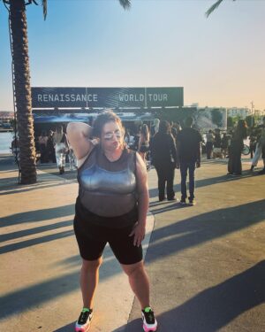 Jana Schmieding Instagram - Thank you to the dearest @mslas for treating me to my first @beyonce concert! And Bey’s birthday show no less?! I cannot. I’m completely floored. No words. The queen queened. I need more naps, I need to bead again, I need to make some more art, I need to shake my ass more…I’m inspired. The vision was supernatural. #superstarsupernova
