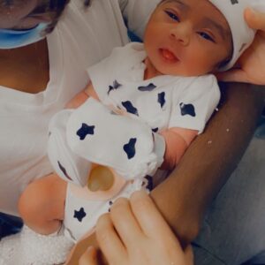 Janab Kareem Instagram - When the birth of a baby brings sooo many smiles!:).. 😃 😊 👑 Welcome Baby Ali!:) my littlest nephew!!! 🍼 💕 💪🏽 @ferrariframe @abboouthere @a10ention #baby #aunt #love #cutebaby #babycostume #gerberbaby #gerbabysearch2020 #supercutebaby