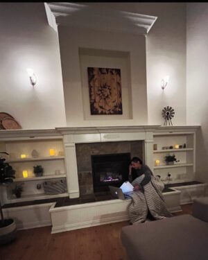 Janab Kareem Instagram - Love this shot 🎞️.. authentic space when I’m working/training remotely from home…. I’m tired, a bit under the weather, but comfortable 💕 ✨ #actress #business #family  #grateful