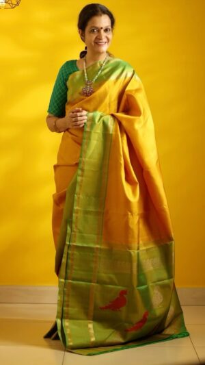 Janaki Sabesh Instagram - The gorgeous @maajanaki in a  SarasaLoka Lemon yellow & green Kanjivaram silk with parrot motifs, paired with a Handcrafted Jadau style Silver Pendant with Chalecdony Beads from @kamnadesigns 

Come visit an exclusive pop-up by @kamnadesigns & @shopsarasaloka and discover the unexpected.

Sat, 2nd March : 10.30 am to 6 pm
Sun, 3rd March : 10.30 am to 2 pm

No 8, Shree Sundar Gruha
D’silva road, 1st cross street,
Mylapore.

Kamna Designs : 9841420173
SarasaLoka : 9560931444