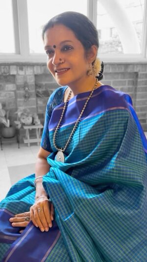 Janaki Sabesh Instagram - A blue and sea green zari muthukattam pure kanjivaram silk saree, featuring a purple border and a seer pallu. Old world charm!

#kanjivaramsilksaree #kanchipurampattusarees #vintagesarees #heirloomsarees #shopsarasaloka