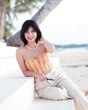Jane De Leon Instagram - Just you and me in the summer sun 🌻