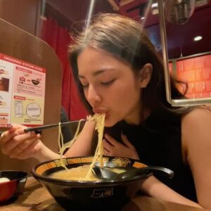 Jane De Leon Instagram - Finally! Had a chance to try ICHIRAN for the first time. 🍜  It’s a 10 for me! 😋 

(Swipe Left to see my reaction) 

#Ichiran #WheninTaiwan