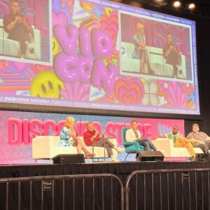 Janet Varney Instagram - Had an amazing time with our sublime #bravingtheelements team at #vidcon yesterday! & thx to our PHENOM panel guests @straw_hat_goofy , Lee of @teamtheorist & our own @michaelamostly !! 💙🤎🧡🤍