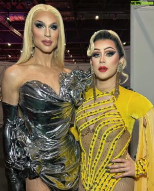Janey Jacké Instagram - DOLLS IN THE UK 🇬🇧 - Meeting fans from every corner of the world, hearing their beautiful stories of resilience and self-discovery - it’s beyond inspiring. ❤️ 
To my fierce team, thank you for the tireless work and love you poured into making this event unforgettable. But the real stars? YOU! My incredible fans! Your strength and authenticity light up the world. Keep shining, be yourself and from the bottom of my heart thank you thank you thank you 🤍✨ 

#rupaulsdragcon #rupaul #dragrace #ukvstheworld #jimbo #bhytes #rupaulsdragrace #dragqueen #uk #london #queer #dragraceuk #vanessavancartier #sisters #fashion #makeup #glam