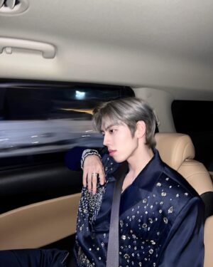 Jang Dong-woo Instagram - ⠀⠀⠀⠀⠀⠀⠀⠀⠀⠀⠀⠀⠀⠀
짜잔 ! 🐿️
저 기분 좋으니까 인스피릿도 기분 더 좋아지길 !