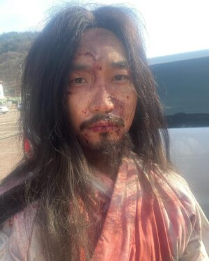 Jang In-sub Instagram - 10개월의 고려거란전쟁 촬영이 끝났습니다. 한분 한분 정말 표현을 어떻게 해야할지 모를정도로 고생많으셨습니다. 많이 배웠고 정말 감사했습니다. 관심을 가져주시고 드라마를 함께 시청해주신 모든 분들께 감사드립니다. 남은 2회분도 끝까지 지켜봐주세요! 감사합니다! 황보유의 안녕! #고려거란전쟁