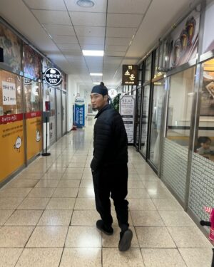 Jang In-sub Instagram - 10개월의 고려거란전쟁 촬영이 끝났습니다. 한분 한분 정말 표현을 어떻게 해야할지 모를정도로 고생많으셨습니다. 많이 배웠고 정말 감사했습니다. 관심을 가져주시고 드라마를 함께 시청해주신 모든 분들께 감사드립니다. 남은 2회분도 끝까지 지켜봐주세요! 감사합니다! 황보유의 안녕! #고려거란전쟁