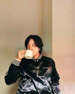 Jang Keun-suk Instagram - 커피 말고 차.!!☕️