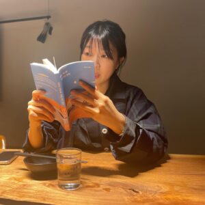 Jang Woo-Yeon Instagram - 우연이_히 히 히 히 히 

지극히 평범한 저에게 
지극히 평범한 일상에
감사할 수 있게 해주셔서
감사해요. 

많이, 무서웠어요 사실. 
부족한부분만 잔뜩 보여서 
벌벌 떨었어요 
후회도 했어요. 

어제 누군가 제게 “용기 내줘서 고마워요“
라는 말을 해주셨는데.. 
보호받는 기분이었어요. 

감사해요. 저.. 앞으로 용기 계속 내려구요! 
사소하고 작은 용기 잔뜩 낼게요! 

제가 하면 여러분 다 할 수 있는거 
말해 모해🥹

To my exceedingly ordinary self,
in my exceedingly ordinary daily life,
thank you for allowing me to be grateful.
Thank you.

Honestly, I was very scared.
I was trembling because only my shortcomings were exposed,
and I had regrets.

Someone told me, "Thank you for having the courage,"
and it felt like I was being protected.

Thank you. I will continue to have courage in the future!
I will muster up lots of small and trivial courage!

If I can do it, all of you can too.
What more needs to be said? 🥹

[치킨도 먹는데 못할 것도 없지]
맞습니다!! 

우리 함께 치킨 먹으며 수다떠는 그날까지🫵🤩