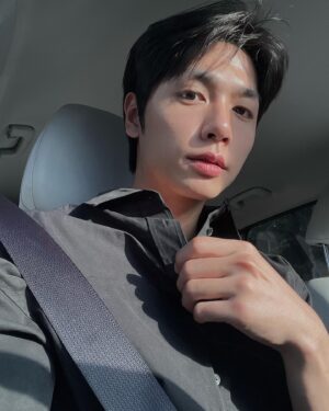 Jang Yeon-woo Instagram - 😑😐😯