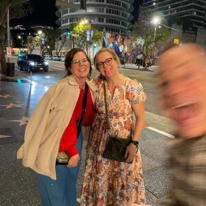 Janie Haddad Tompkins Instagram - Grid pics of beautiful faces I’ve encountered, while drinking in culture & nature lately.1)backstage w the cool crew after VARIETOURPIA 2) w my dearest Kate after her phenomenal performance in SALLY & TOM
3)me & KB, always up for an adventure, creeping on the Paramount lot 4) fun night seeing @mcdonaldscomedy at #NetflixIsAJoke festival 5) including this pic of Ginsy ALWAYS trying to horn in on my vibe!!6) running into fun talented women at FYC events 7) a pre-birthday celebration 8) sexy mint eating 9)ok these women were my favorite! I met them at lunch and they CAME TO THE LATE VARIETOPIA SHOW! They were badass, smart fun ladies who made my day/night! 10) my mom took me to the bar after the beach was too windy 😂