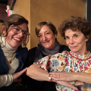 Janie Haddad Tompkins Instagram - Grid pics of beautiful faces I’ve encountered, while drinking in culture & nature lately.1)backstage w the cool crew after VARIETOURPIA 2) w my dearest Kate after her phenomenal performance in SALLY & TOM
3)me & KB, always up for an adventure, creeping on the Paramount lot 4) fun night seeing @mcdonaldscomedy at #NetflixIsAJoke festival 5) including this pic of Ginsy ALWAYS trying to horn in on my vibe!!6) running into fun talented women at FYC events 7) a pre-birthday celebration 8) sexy mint eating 9)ok these women were my favorite! I met them at lunch and they CAME TO THE LATE VARIETOPIA SHOW! They were badass, smart fun ladies who made my day/night! 10) my mom took me to the bar after the beach was too windy 😂