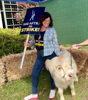 Janie Haddad Tompkins Instagram - Don’t have a cow, AMPTP! Pay your artists. (Thank you @littlehorseontheprairie) #WGAstrong #DoTheWriteThing #WGAstrike
#SagAftraMember #1u 
#SAGAFTRAstrong #SAGAFTRAstrike #Power2Performers
#HotLaborSummer