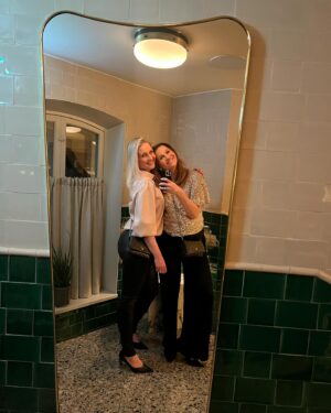 Janina Fry Instagram - Old friends feels like home ❤️ Parasta kun ystäväperhe tuli kylään! Koko viikonloppu ollut täynnä iloa, naurua ja rentoa yhdessäoloa. Ai että, miten olinkaan kaivannut tällaista 🫶🏼