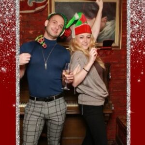 Janine Gateland Instagram - Happy holidays 🎄 🎄🎄🎄So much fun at the @britsinla Christmas Party 🎉